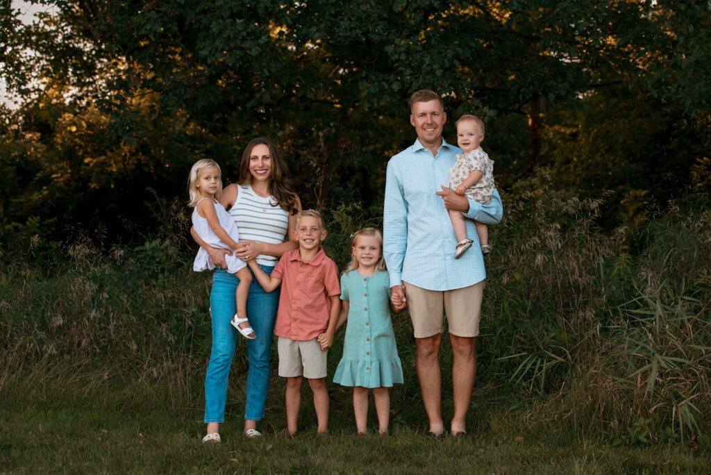 best Milwaukee photographer, photographer in Milwaukee, family portraits Sussex WI, professional family photos, family photography packages
